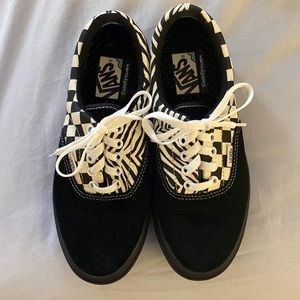 Vans Comfycush Lace Up Multimedia Black And White Checkered And Zebra